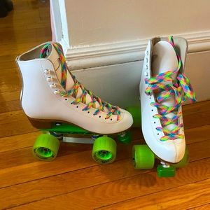 Selling because Boston is not a roller skate city. Worn a handful of times.